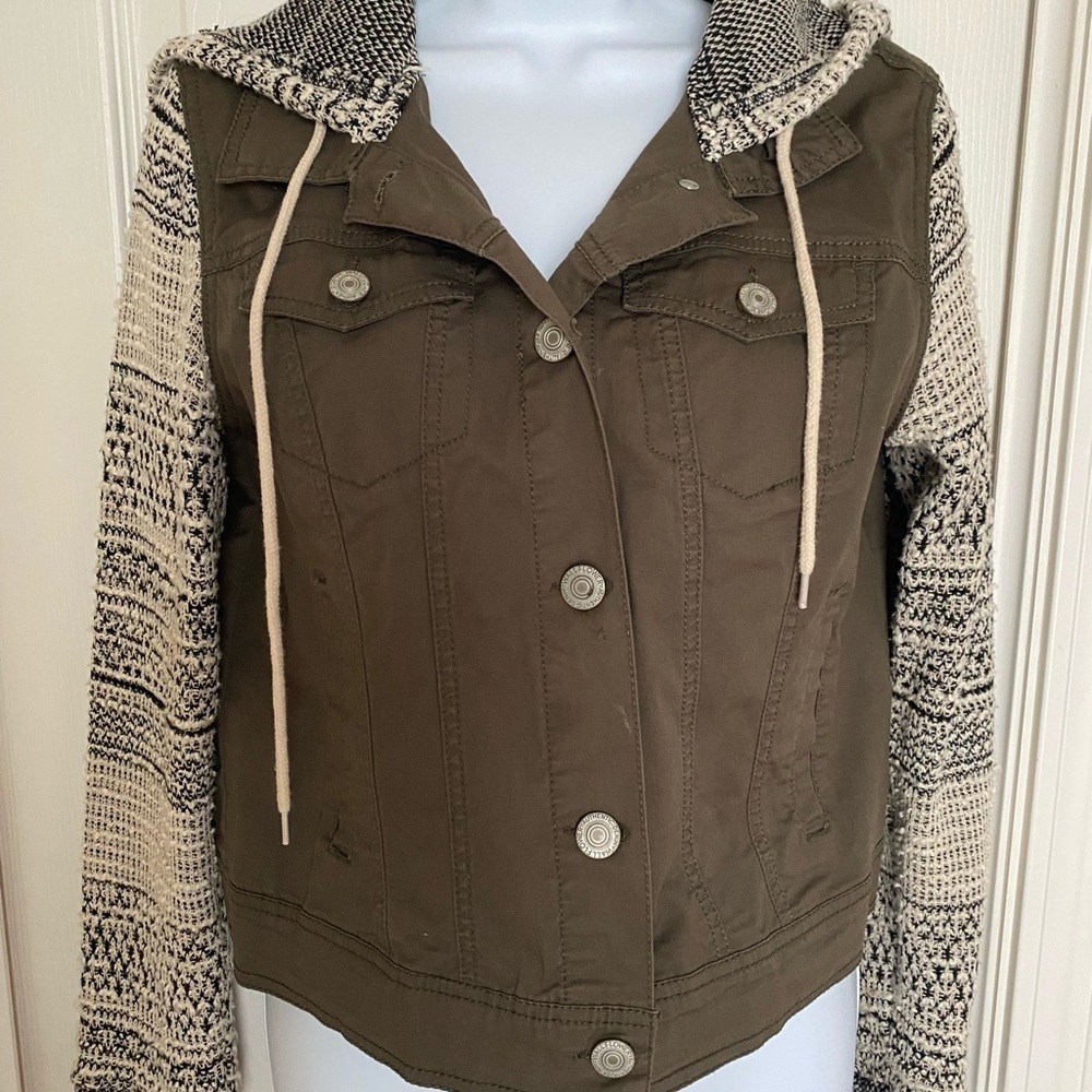 Women’s light weight olive green denim jacket